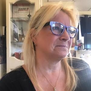 Meet your Posher, Dee